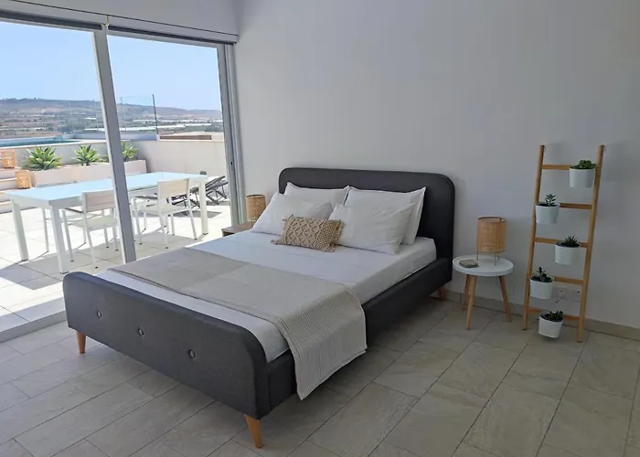 Panorama Lounge - Romantic Getaway With Private Pool * Mgarr